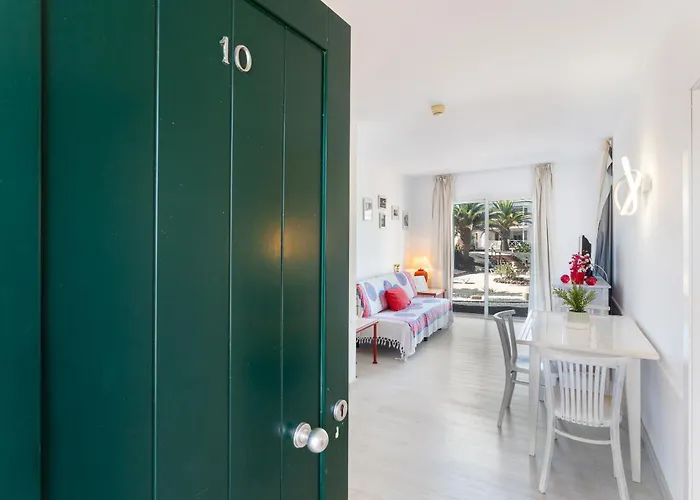 Relax Holidays Apartment *